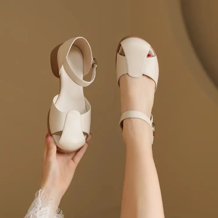 Round-Toe Retro Closed-Toe Sandals for Women, New Summer 2024 Style with Chunky Heels, Single Strap, Hollow Roman High-Heeled Sandals - Image 5