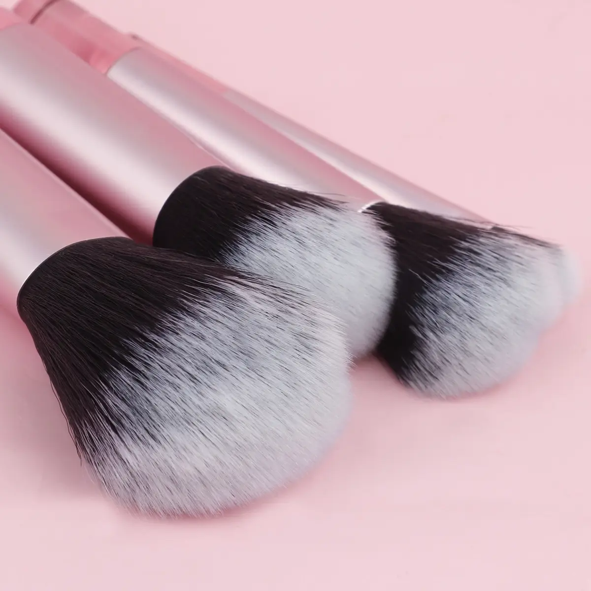 10-Piece Rose Gold Makeup Brush Set with Travel Bag - Image 4