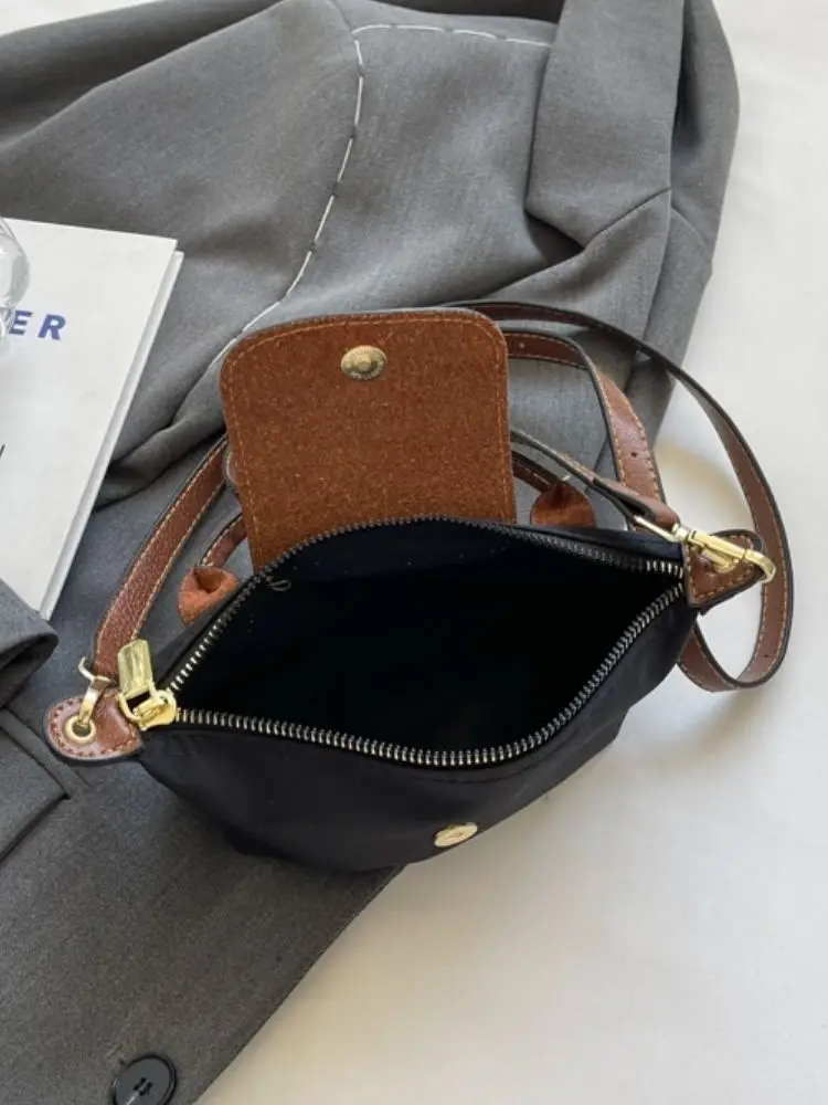 2025 Crossbody Bag with Retro Design for Women — feature 4