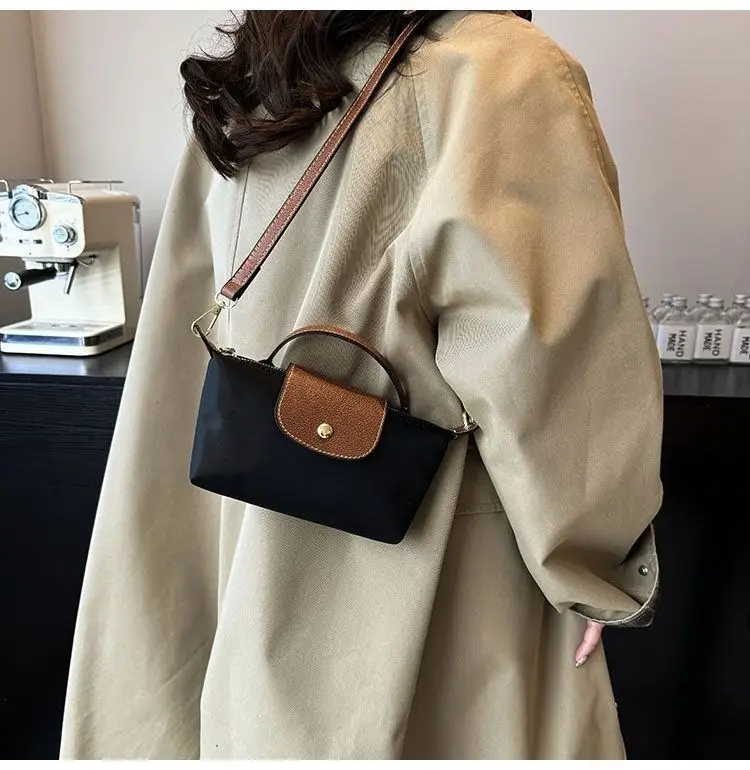2025 Crossbody Bag with Retro Design for Women — feature 7