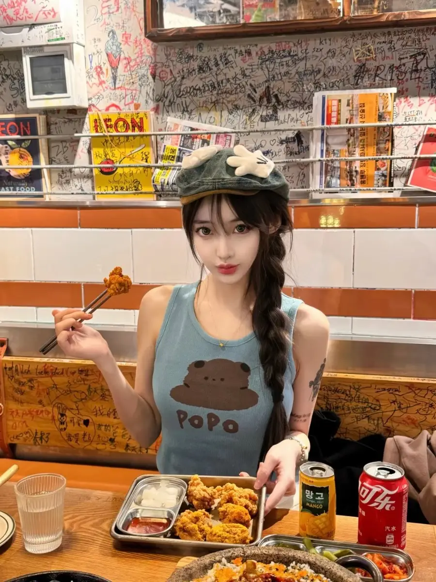 Women Cartoon Butt Wash Denim Hat with Face Revealing Design — feature 3