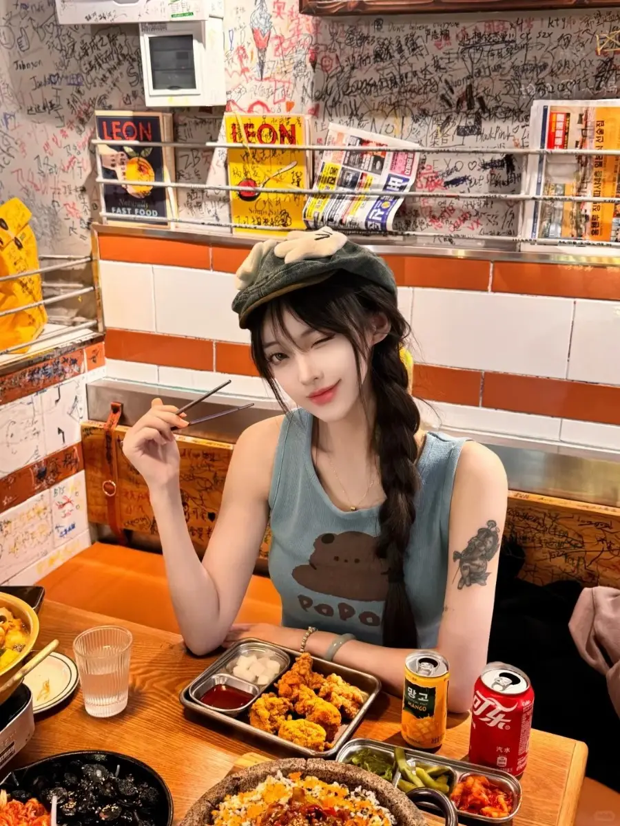 Women Cartoon Butt Wash Denim Hat with Face Revealing Design — feature 6