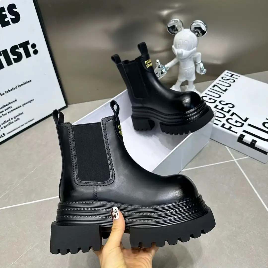 Boots Women's Fashion Korean Style Chimney Boots 2025 Spring & Fall New Versatile British Style Fleece-Lined Slimming Look Short Boots — feature 10