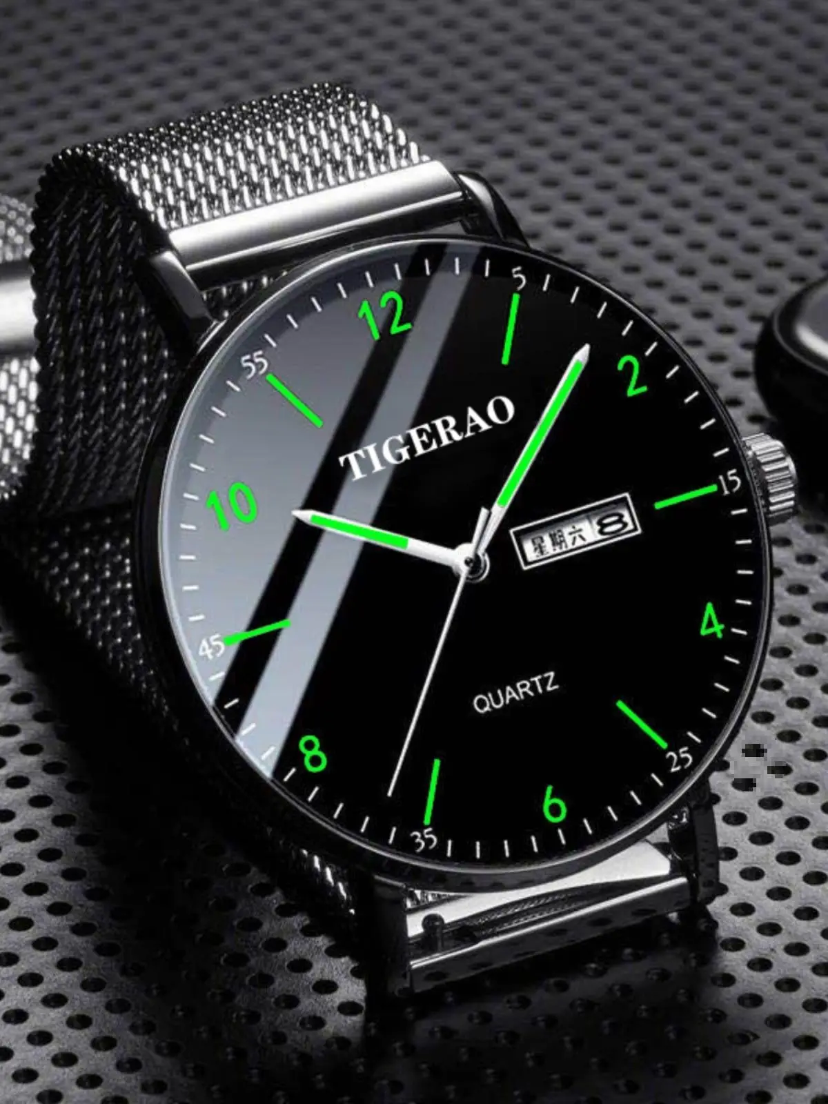 Men's Luminous Quartz Watch with Green Dial — feature 3