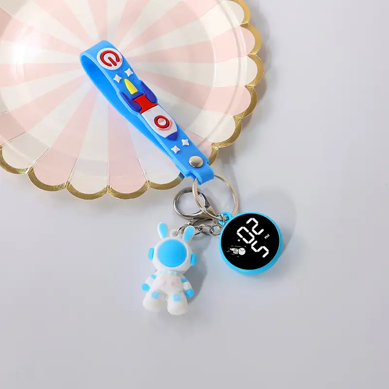 Astronaut Electronic Watch Keychain Pendant Set — feature 10