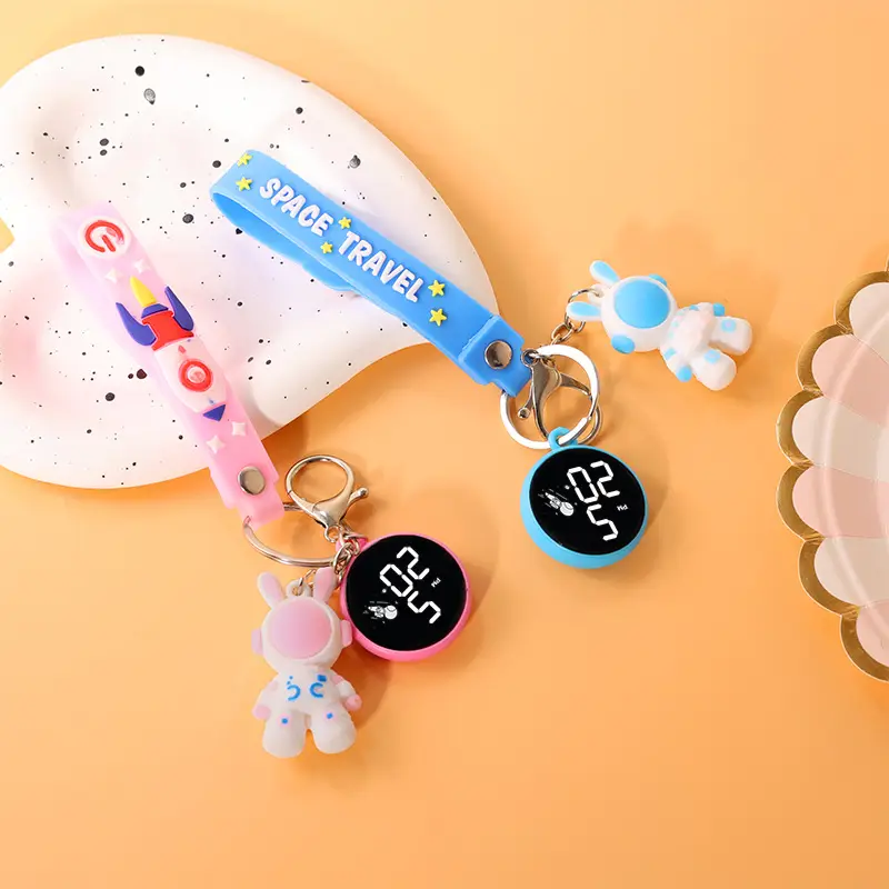 Astronaut Electronic Watch Keychain Pendant Set — feature 3