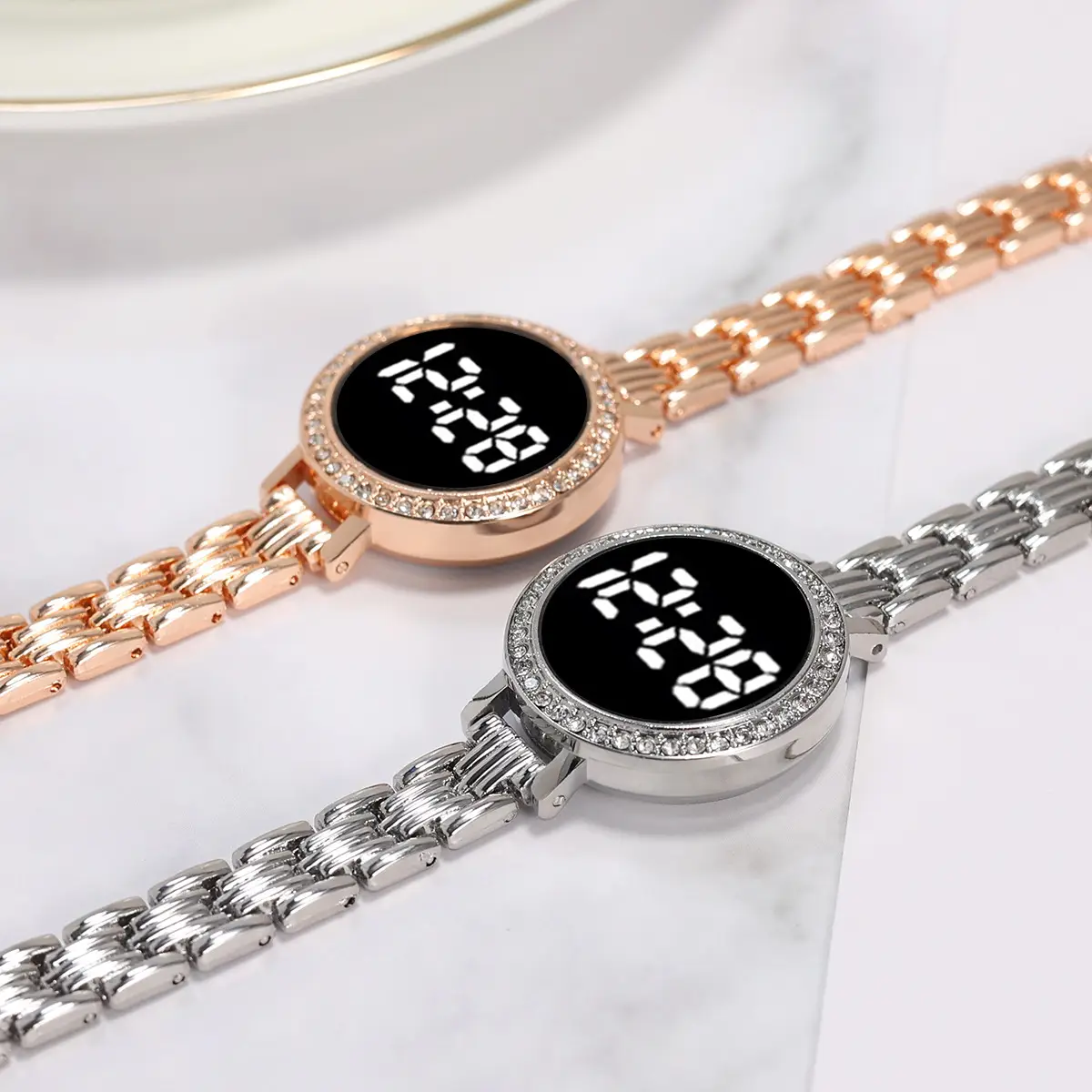 New Women's Black LED Digital Chain Watch — feature 5