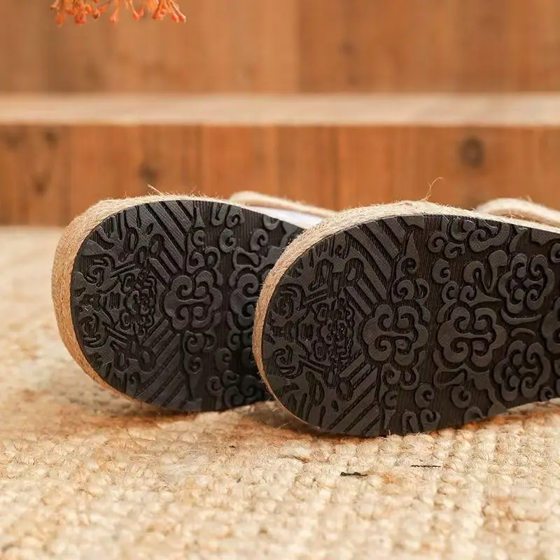 26 Spring/Summer Old Beijing Cloth Shoes for Women, Comfortable Soft Sole, Versatile Mesh Slip-On Lazy Casual Country Style Shoes — feature 7