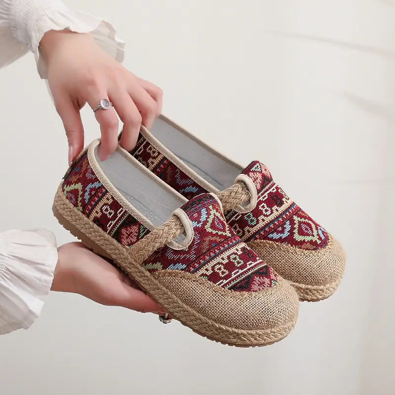 26 Spring/Summer Old Beijing Cloth Shoes for Women, Comfortable Soft Sole, Versatile Mesh Slip-On Lazy Casual Country Style Shoes
