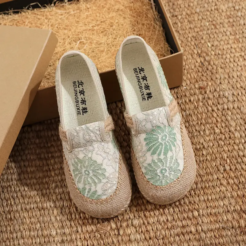 26 Spring/Summer Old Beijing Cloth Shoes for Women, Comfortable Soft Sole, Versatile Mesh Slip-On Lazy Casual Country Style Shoes