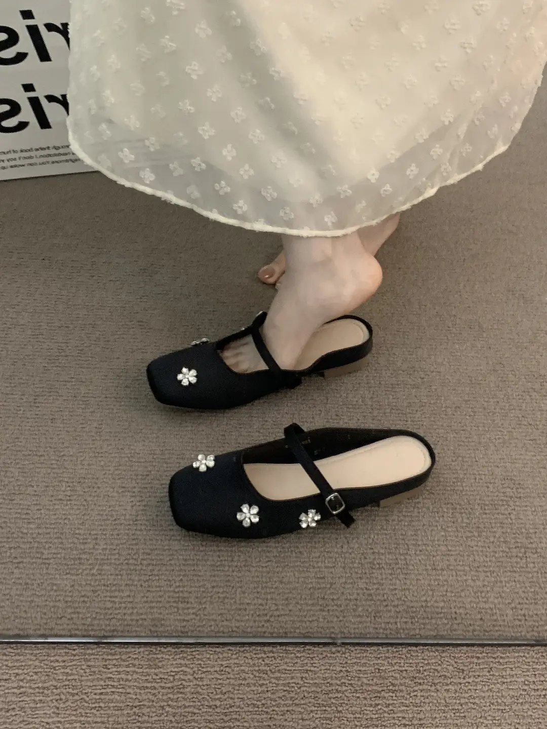 French-Style Silver Pointed-Toe Mules for Women, Suitable for Outdoor Wear, 2025 New Spring/Summer Gentle Mary Jane Shoes — feature 11