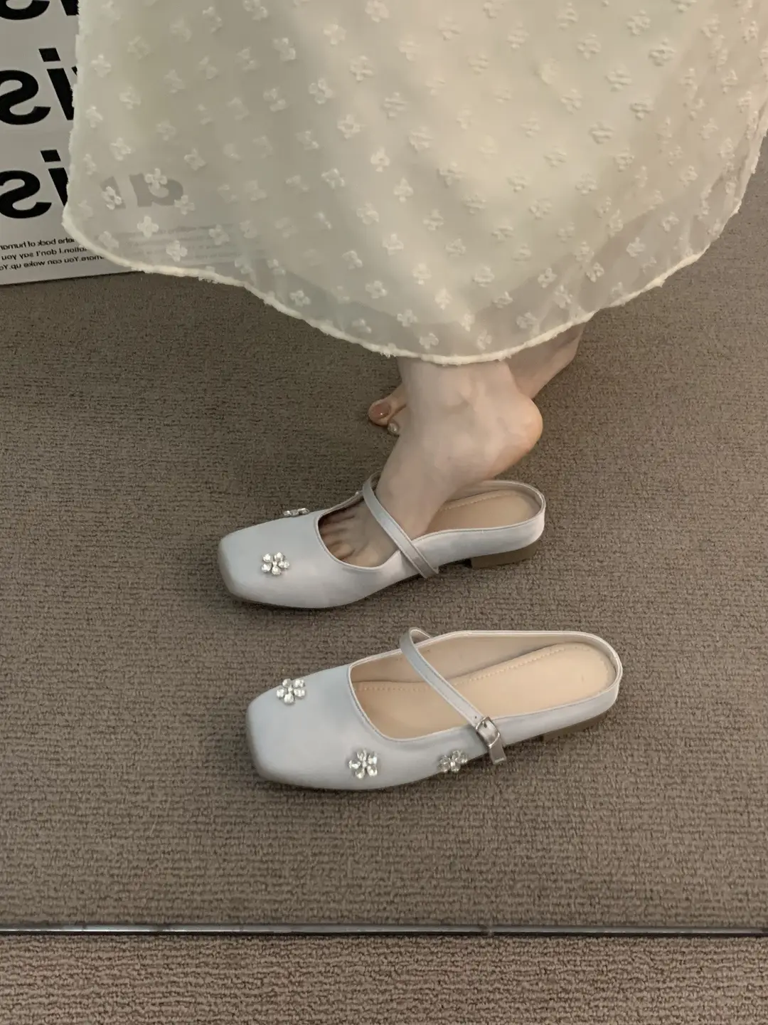 French-Style Silver Pointed-Toe Mules for Women, Suitable for Outdoor Wear, 2025 New Spring/Summer Gentle Mary Jane Shoes — feature 5