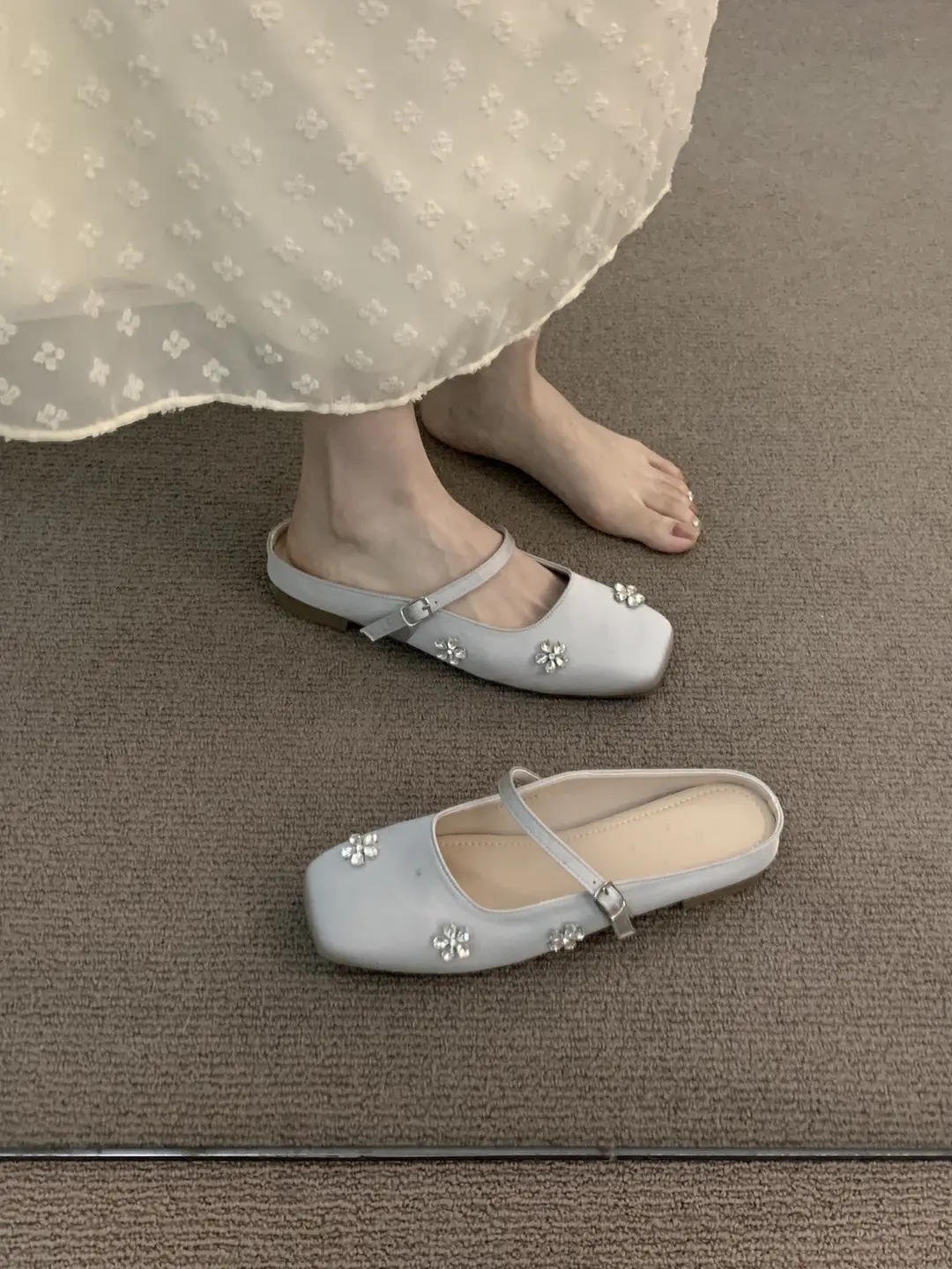 French-Style Silver Pointed-Toe Mules for Women, Suitable for Outdoor Wear, 2025 New Spring/Summer Gentle Mary Jane Shoes — feature 6