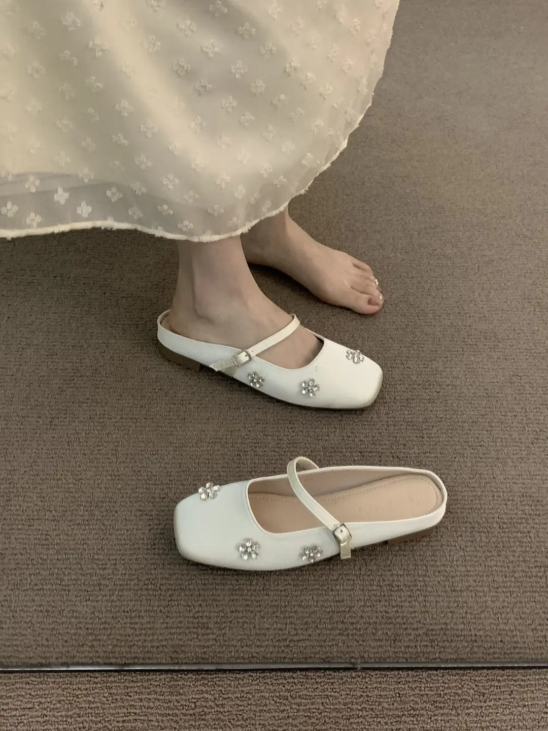 French-Style Silver Pointed-Toe Mules for Women, Suitable for Outdoor Wear, 2025 New Spring/Summer Gentle Mary Jane Shoes — feature 9