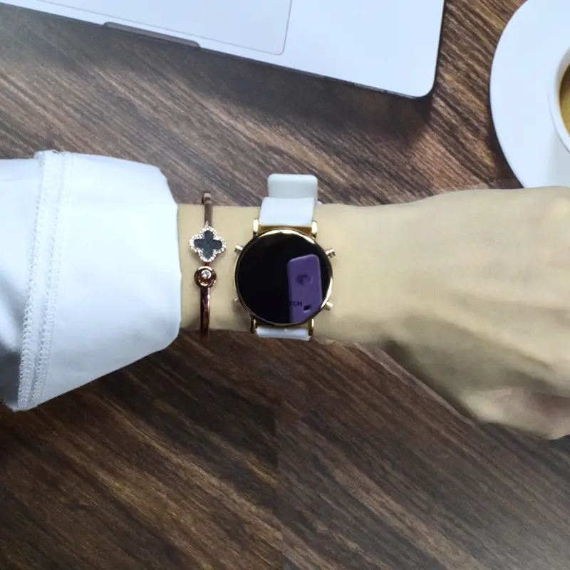 Spot Mirror Watch with LED Display & Black Silicone Band — feature 6