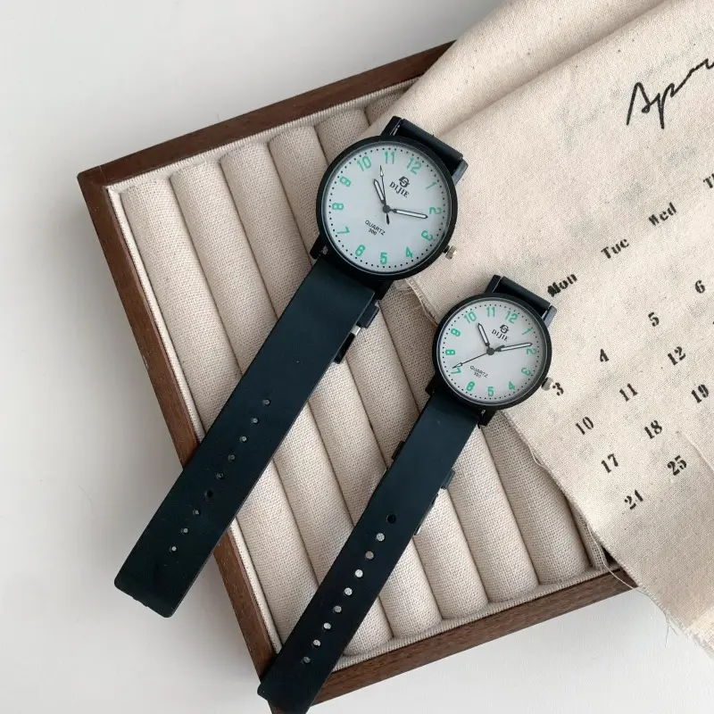 Korean Style Luminous Quartz Watch for Women — feature 2