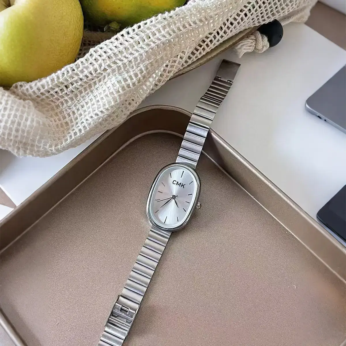 Naidu Gold Quartz Watch for Women — feature 6