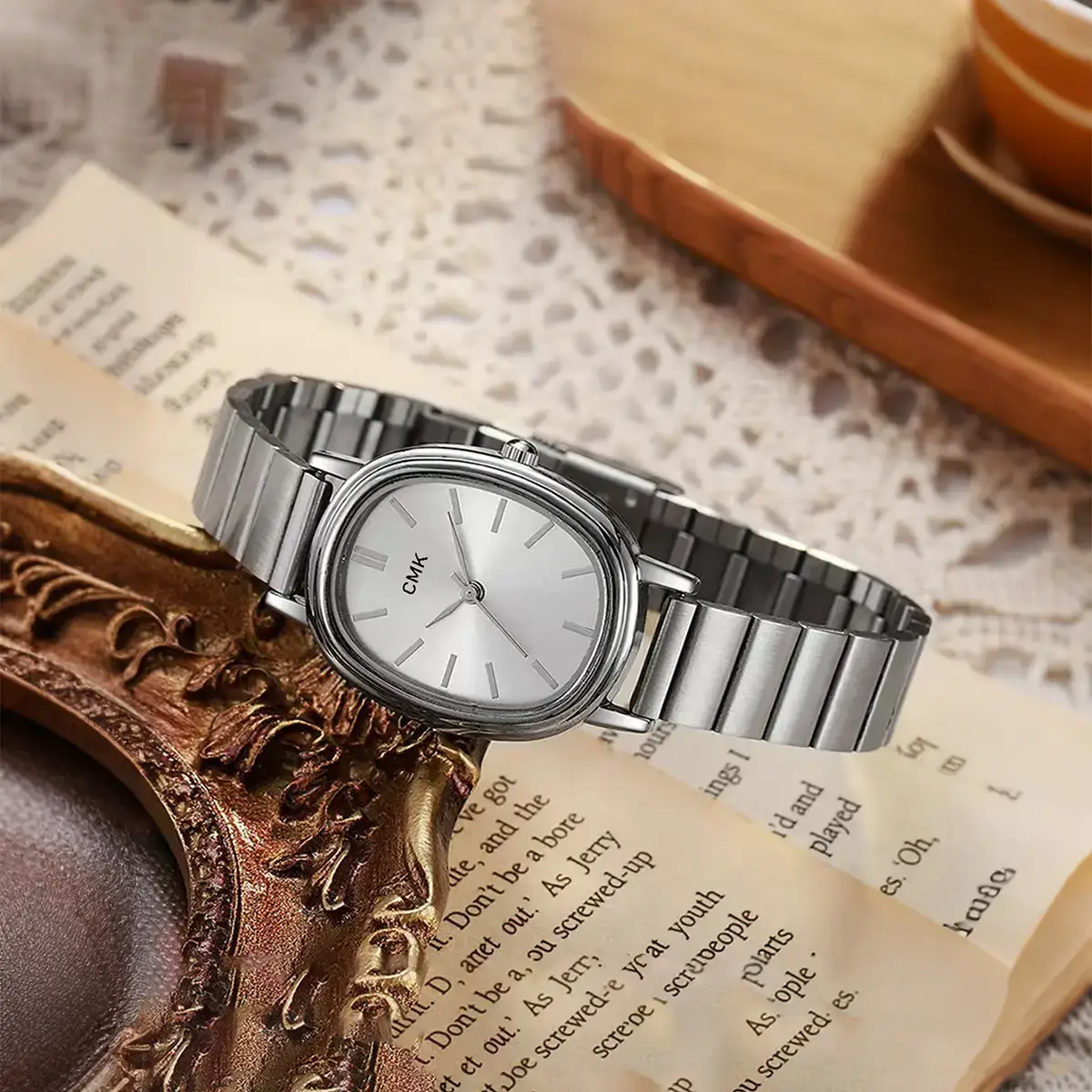 Naidu Gold Quartz Watch for Women — feature 7