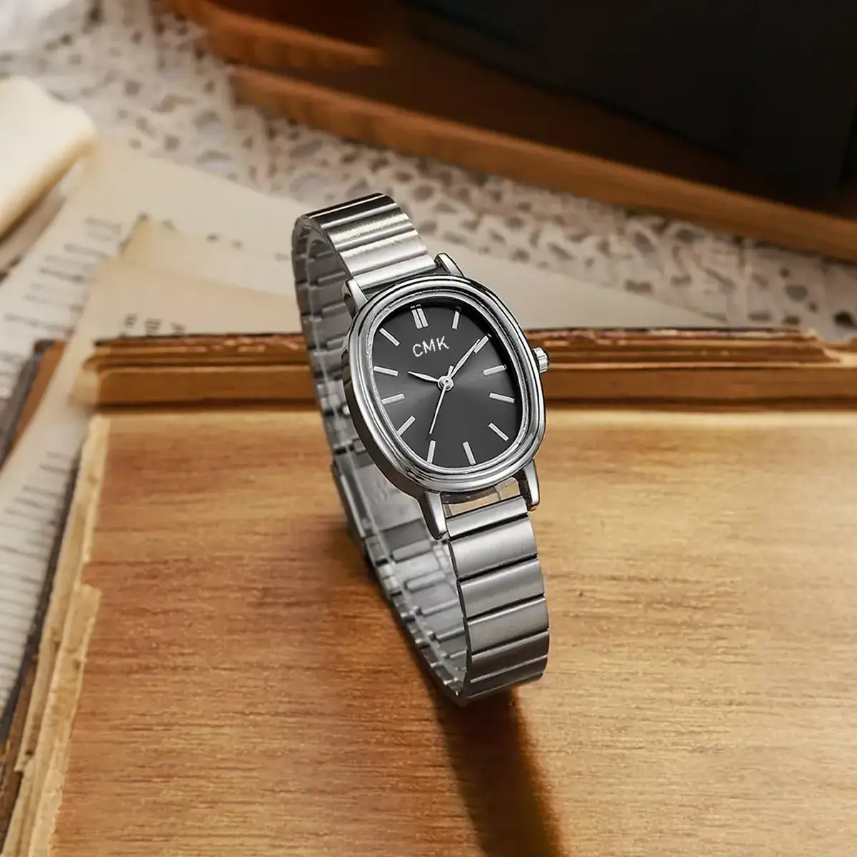 Naidu Gold Quartz Watch for Women — feature 8
