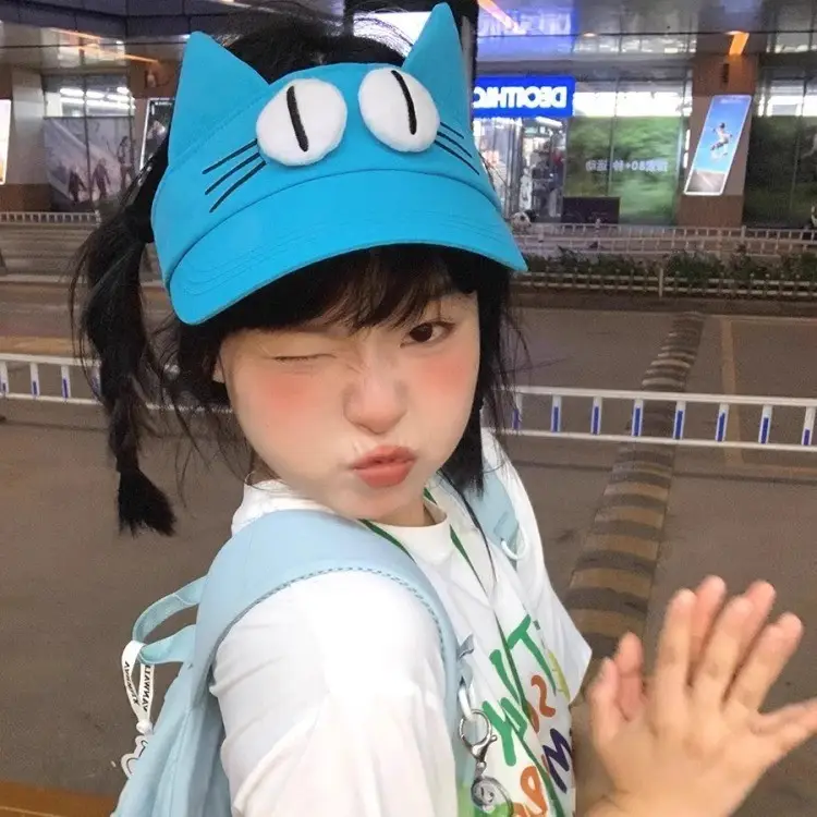 New Cat Eye Sun Hat Turquoise Large Bristle - Image 9