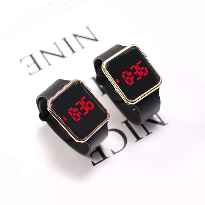 Square Electronic Watch for Students with RGB Display — feature 12