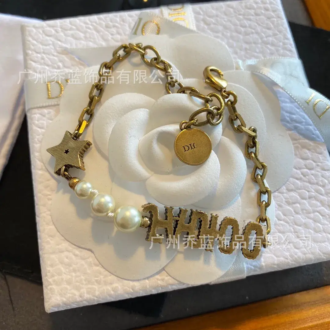 High-End Pearl Bracelet for Women's Fashion Jewelry — feature 4