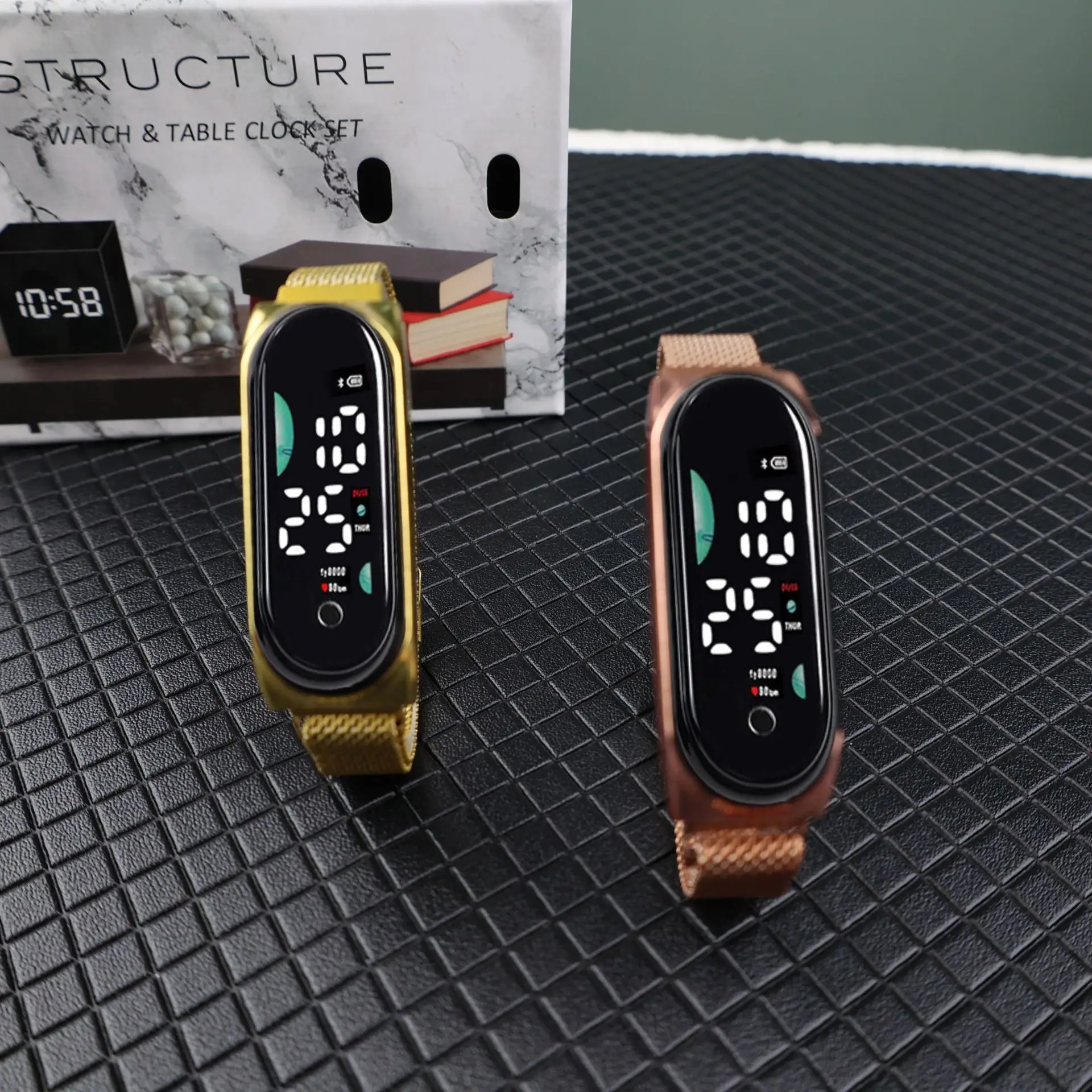 Magnetic Mesh Watch for Men Women Waterproof Luminous — feature 3