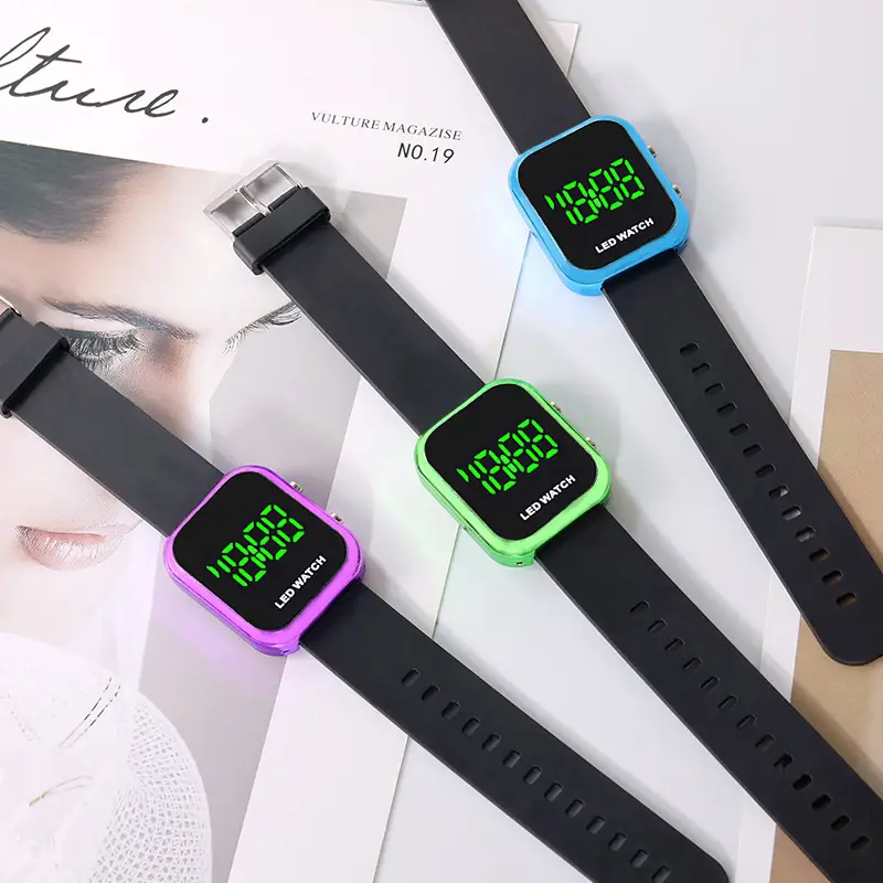 Digital Watch with Green Light LED for Men Women — feature 3