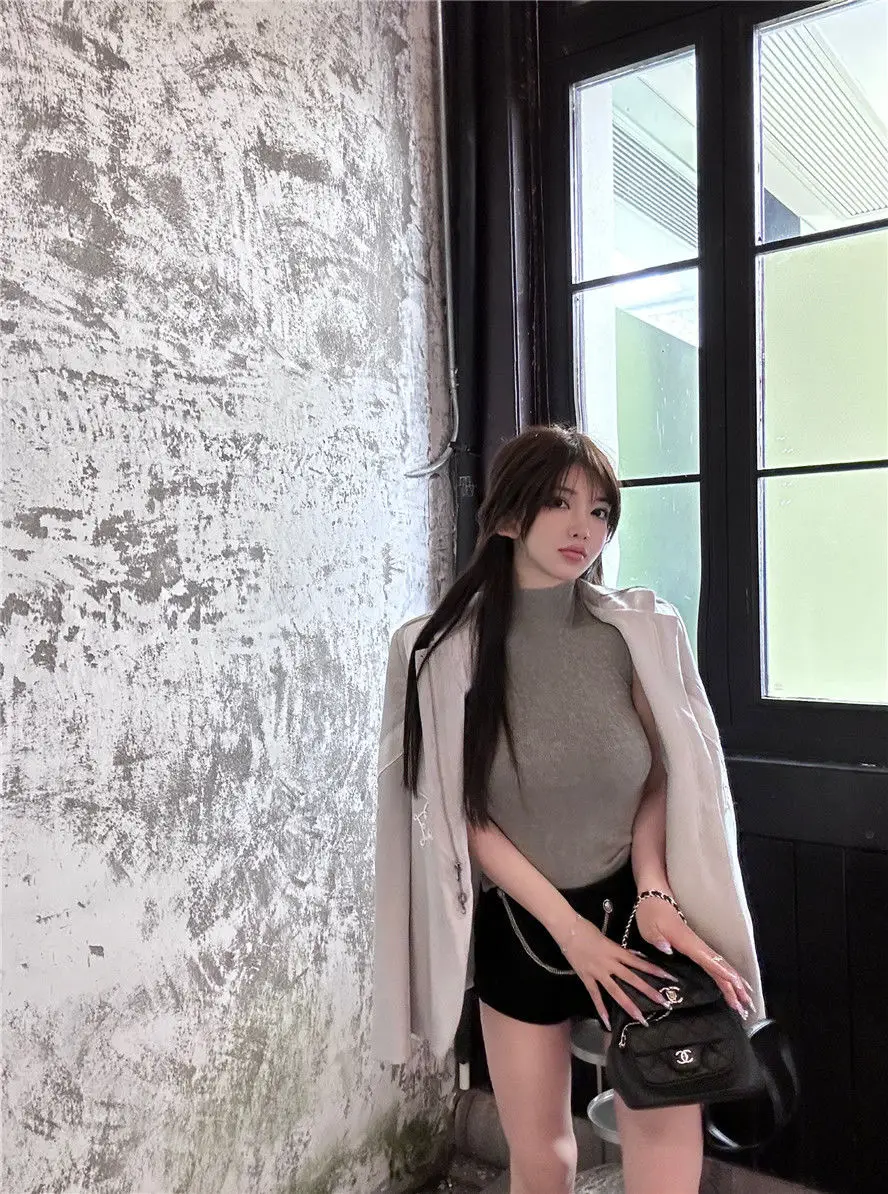 Half Turtleneck Right Shoulder Short-Sleeved T-Shirt for Women Summer 2025 New Tight-Fitting Slimming Look Unique Super Nice Single Wear Short Top — feature 5