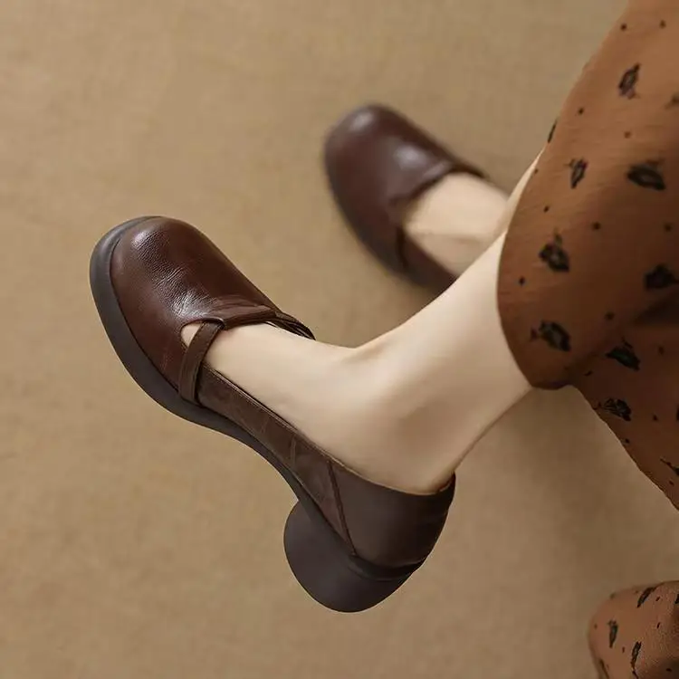 2025 New Commuter Women's Shoes Round Toe Shallow Mouth Retro Thick-Soled Slip-On Shoes French Mary Jane Small Leather Shoes — feature 3