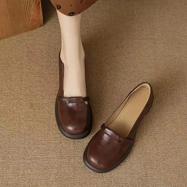 2025 New Commuter Women's Shoes Round Toe Shallow Mouth Retro Thick-Soled Slip-On Shoes French Mary Jane Small Leather Shoes — feature 5