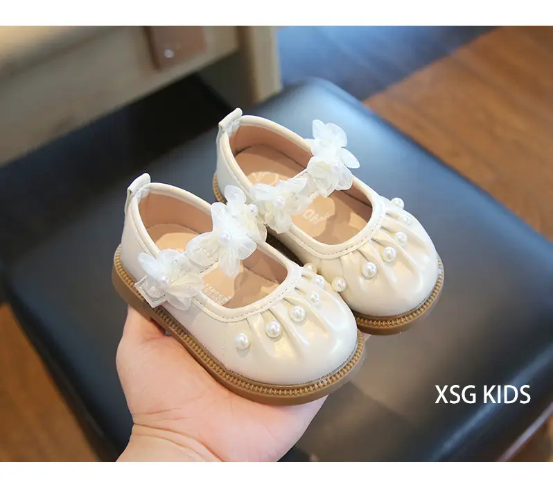 Girls' Small Pearl Bow Flat Shoes — feature 19