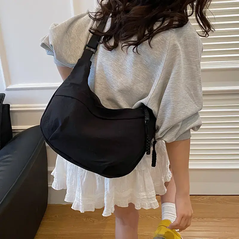 Lightweight Cloth Shoulder Bag for Women 2025 New Trend - Image 6