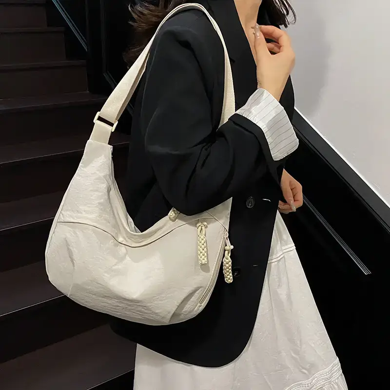 Lightweight Cloth Shoulder Bag for Women 2025 New Trend - Image 7