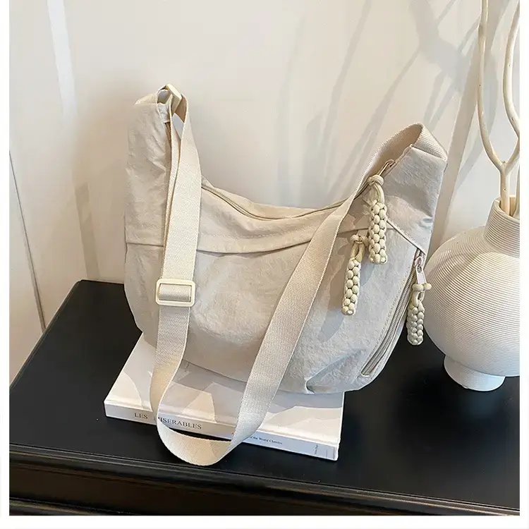 Lightweight Cloth Shoulder Bag for Women 2025 New Trend — feature 13