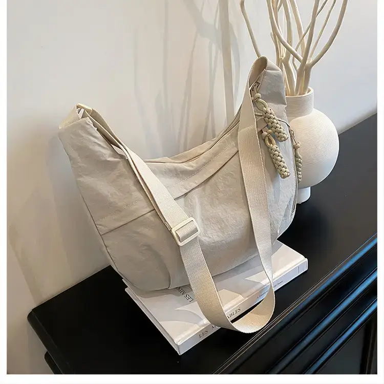 Lightweight Cloth Shoulder Bag for Women 2025 New Trend — feature 14