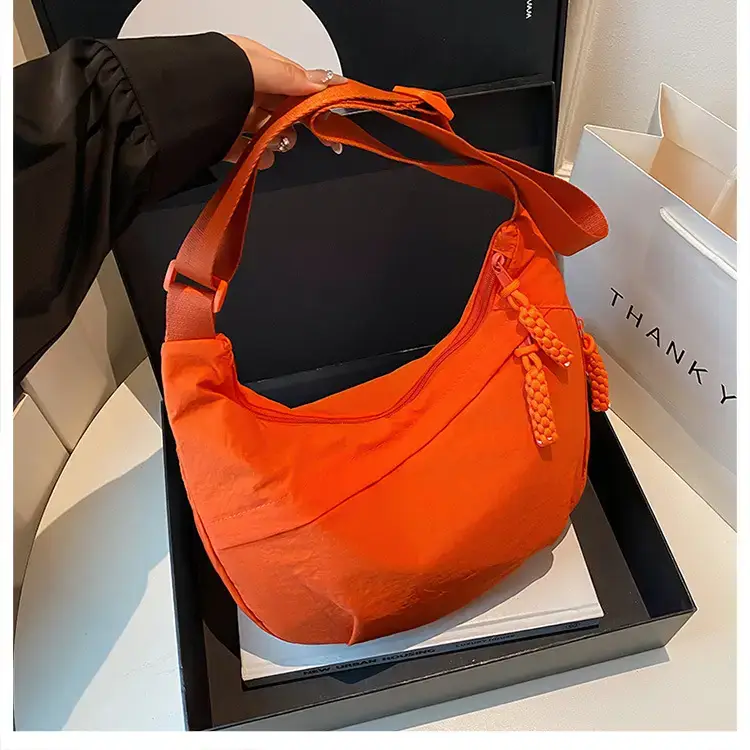 Lightweight Cloth Shoulder Bag for Women 2025 New Trend — feature 16