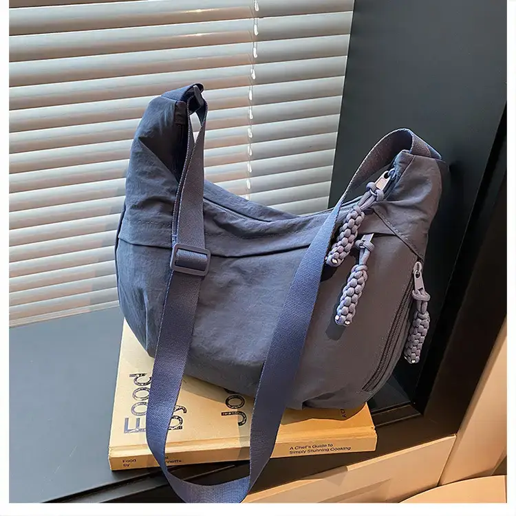 Lightweight Cloth Shoulder Bag for Women 2025 New Trend — feature 18