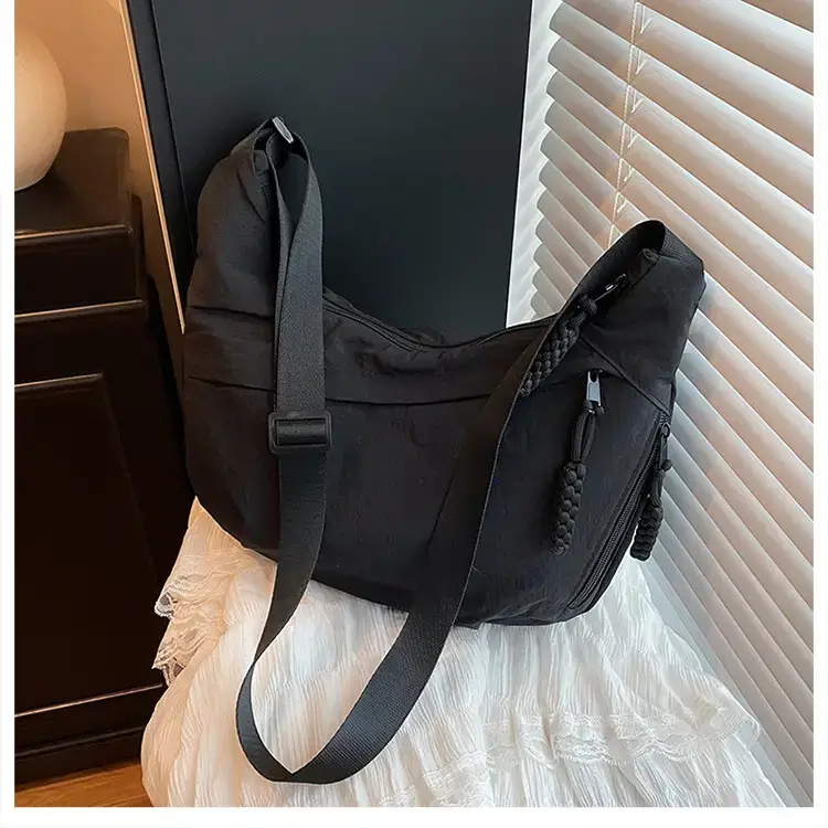 Lightweight Cloth Shoulder Bag for Women 2025 New Trend — feature 19