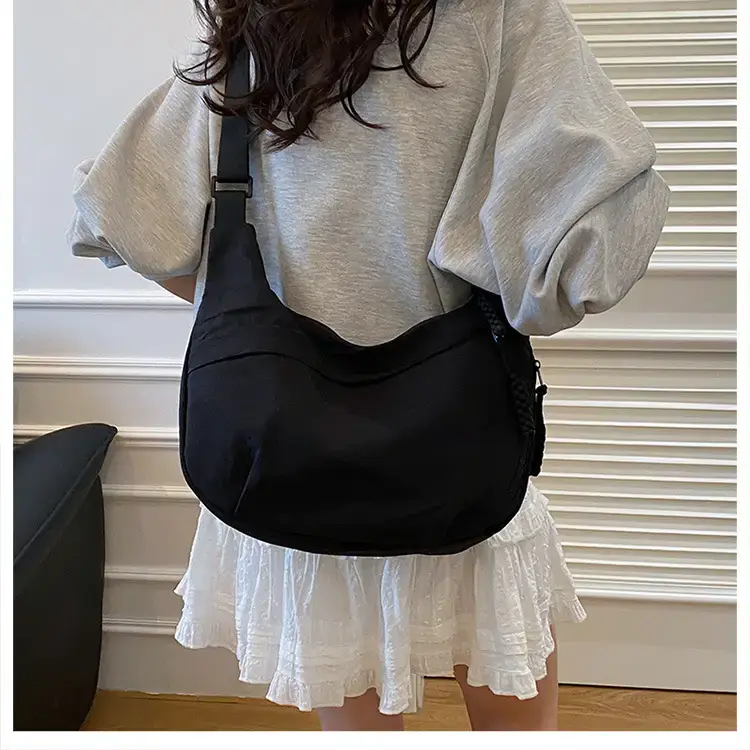 Lightweight Cloth Shoulder Bag for Women 2025 New Trend — feature 25