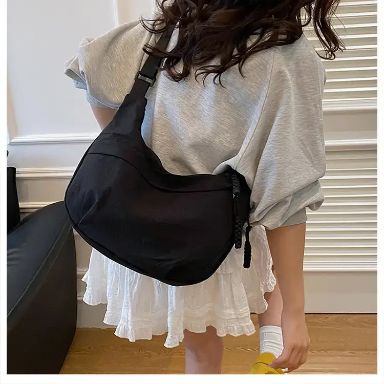Lightweight Cloth Shoulder Bag for Women 2025 New Trend — feature 26