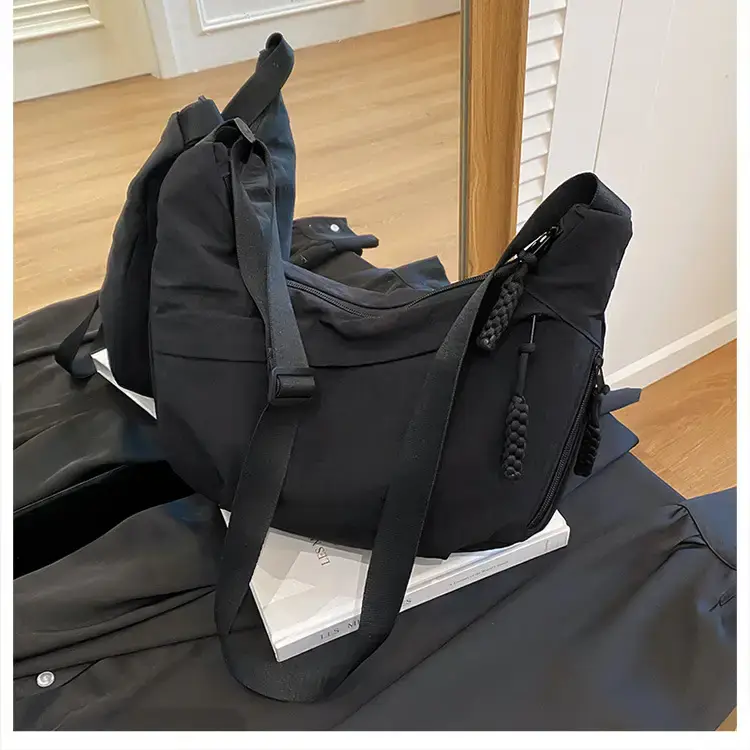 Lightweight Cloth Shoulder Bag for Women 2025 New Trend - Image 2
