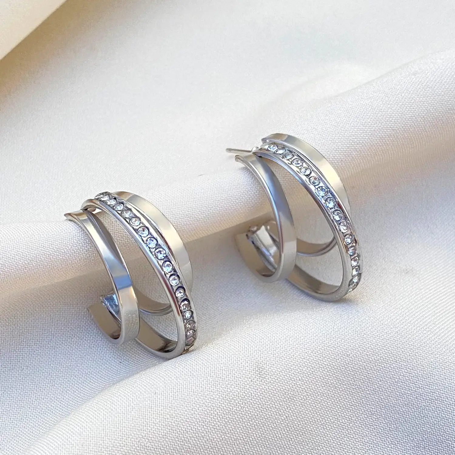 Golden C-Shape Earrings with Diamond Stoppers — feature 12