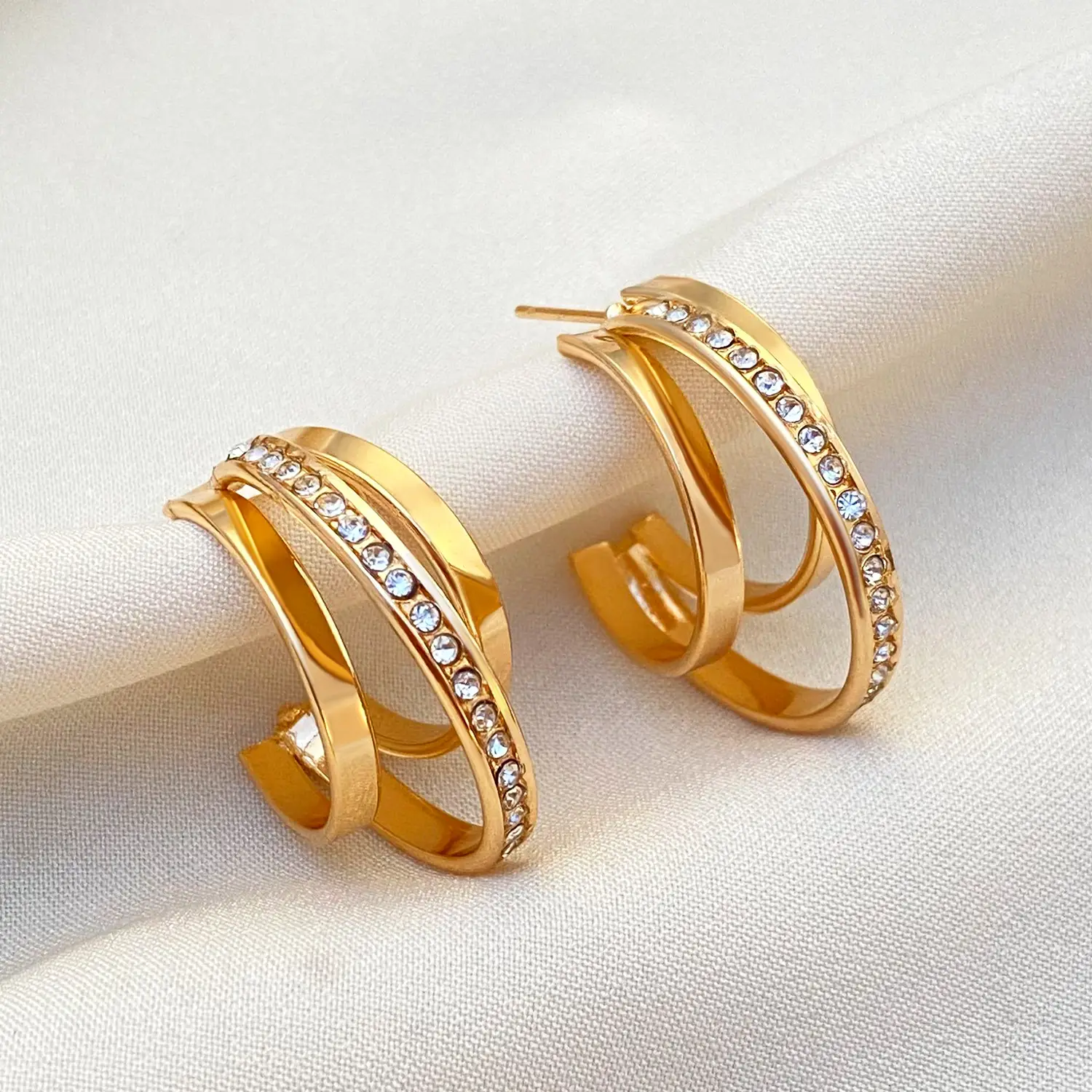 Golden C-Shape Earrings with Diamond Stoppers — feature 13