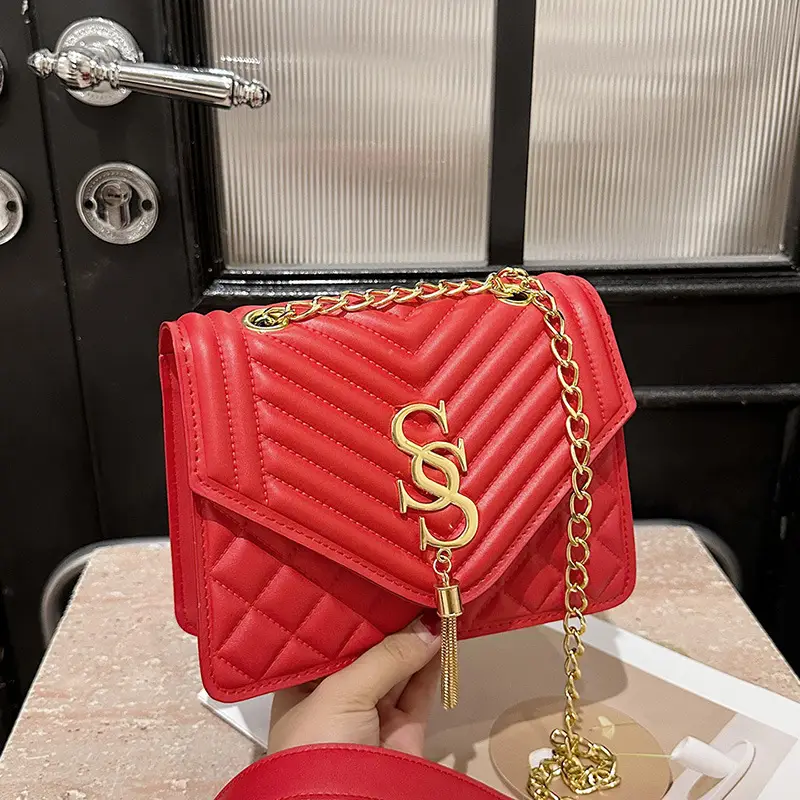 White Quilted SSS Chain Shoulder Bag for Women - Image 7