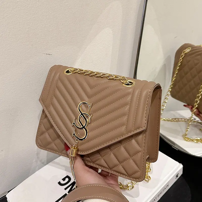 White Quilted SSS Chain Shoulder Bag for Women - Image 8