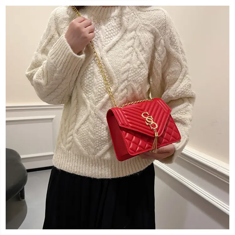 White Quilted SSS Chain Shoulder Bag for Women — feature 14
