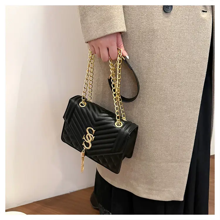 White Quilted SSS Chain Shoulder Bag for Women — feature 18