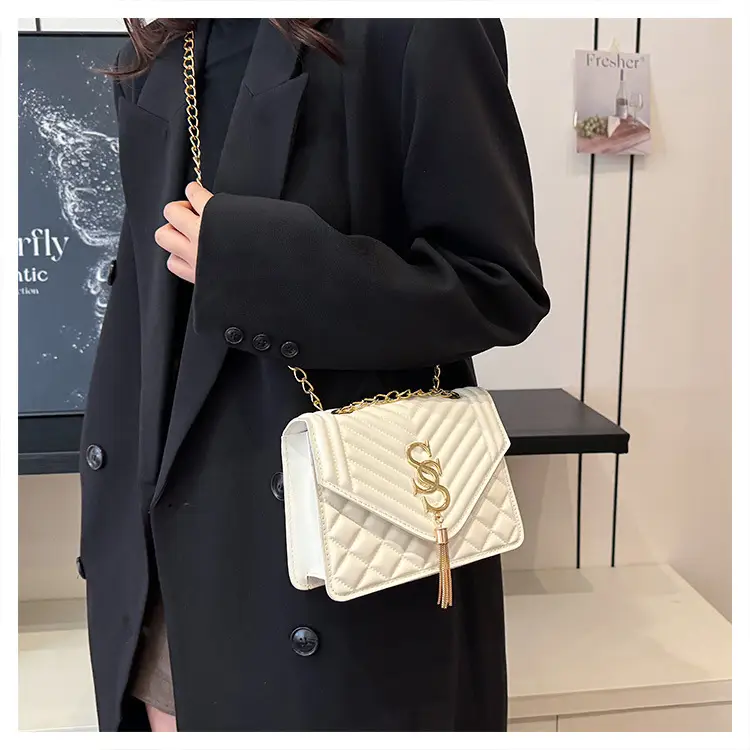 White Quilted SSS Chain Shoulder Bag for Women — feature 21