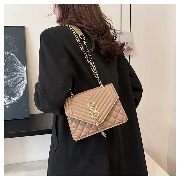 White Quilted SSS Chain Shoulder Bag for Women — feature 23
